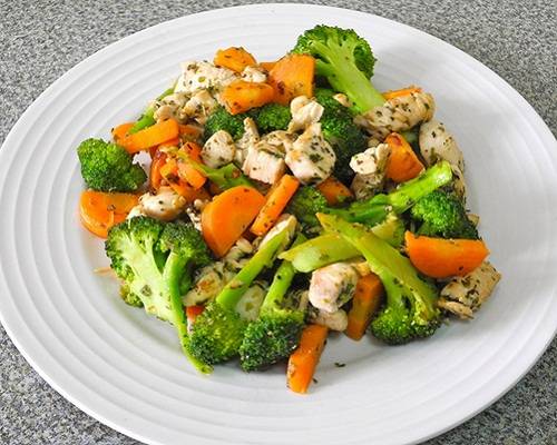 Курячі грудки з овочами: 5 рецептів. Прості і смачні дієтичні рецепти приготування курячої грудки з овочами