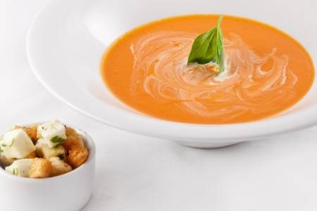 Суп з креветками, беконом і м’ясом краба “Гамбо”. Варіанти супів з креветками – смачно і швидко!