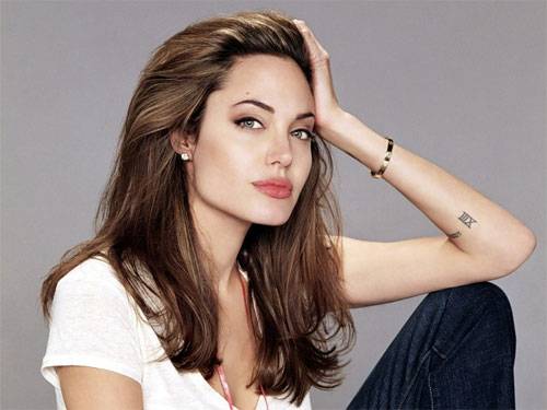 У Анджеліни Джолі анорексія? Анджеліна Джолі тане на очах. Схудла Джолі страждає на анорексію. Стаття про анорексії про Анджеліни Джолі.