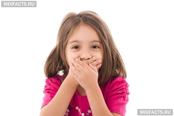 Чому у дитини пахне з рота ацетоном?