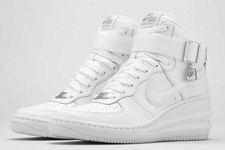 Снікерси Nike (33 фото): жіночі моделі сникеров від Найк