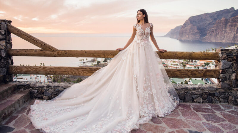 Весільні сукні від українського бренду Oksana Mukha